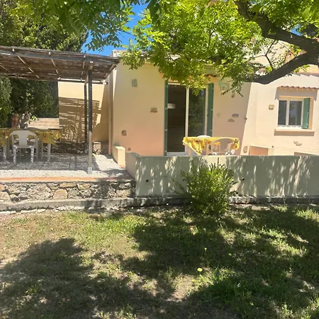 Independant Rez De Chaussee Avec Terrasse, Jardin Et Parking Semesterbostad Sanary-sur-Mer