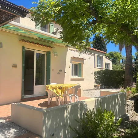 Independant Rez De Chaussee Avec Terrasse, Jardin Et Parking * Sanary-sur-Mer