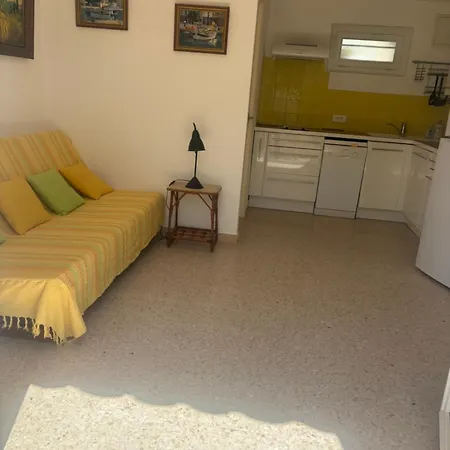 Independant Rez De Chaussee Avec Terrasse, Jardin Et Parking Semesterbostad Sanary-sur-Mer